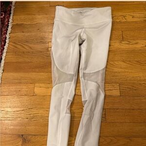Alo size xs white White Mesh Panel Leggings